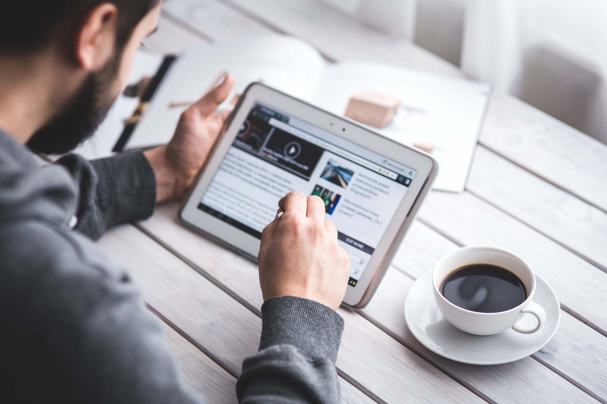 Improving employee performance with cloud learning